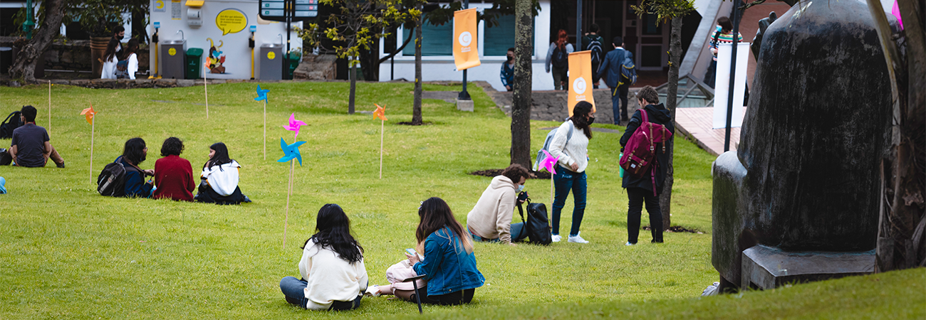 Students at UniAndes campus